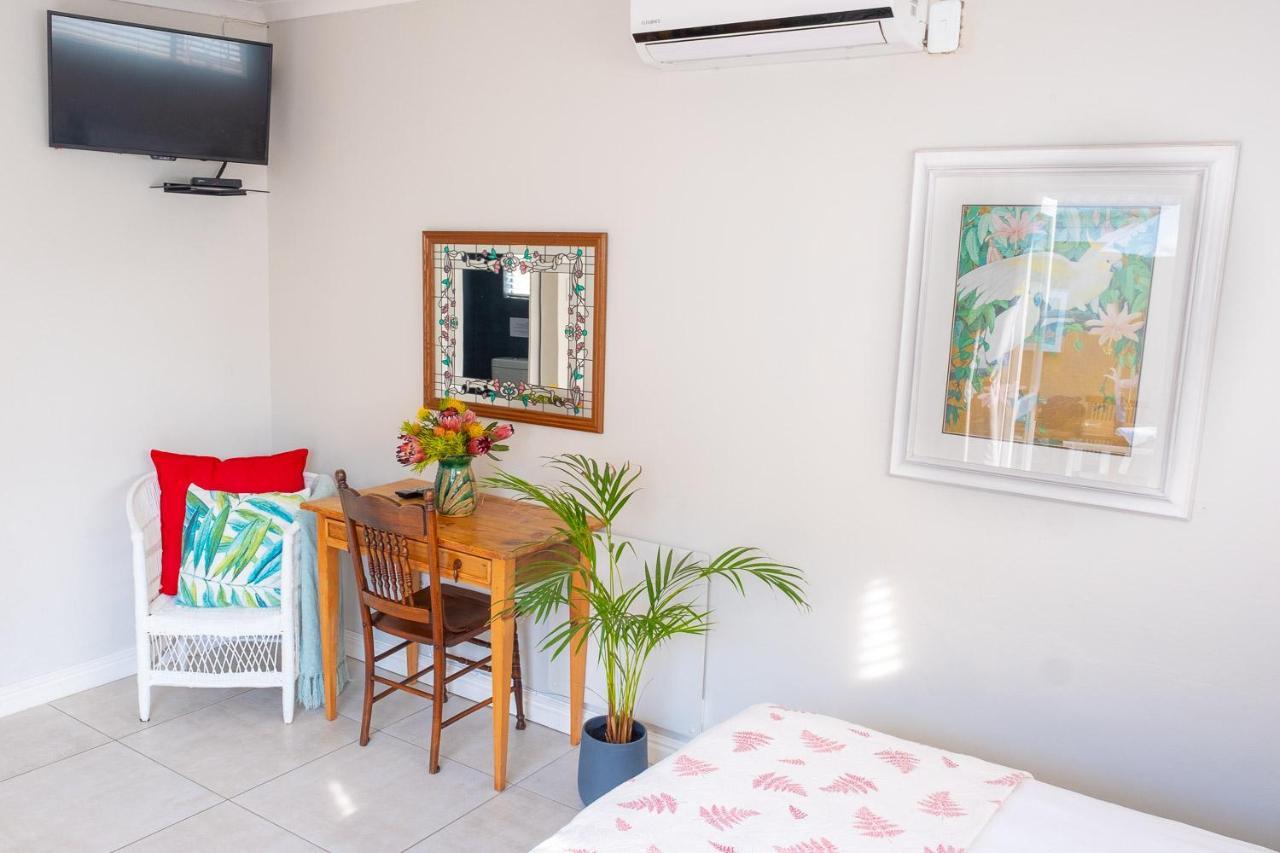 Conifer Beach House Port Elizabeth Luaran gambar